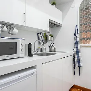 Apartment Design Trevi Fountain, Rome